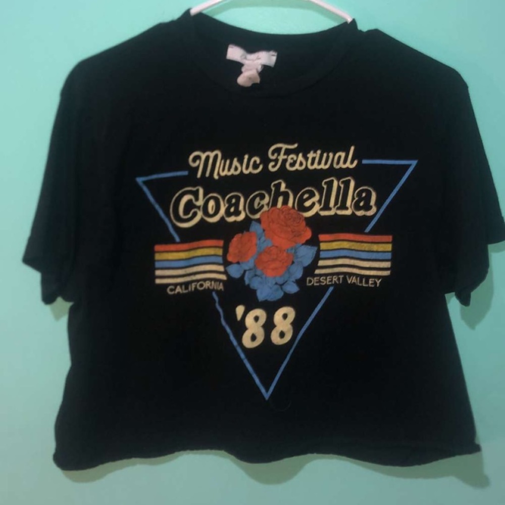 88’ Coachella Crop top! very new runs a bit small